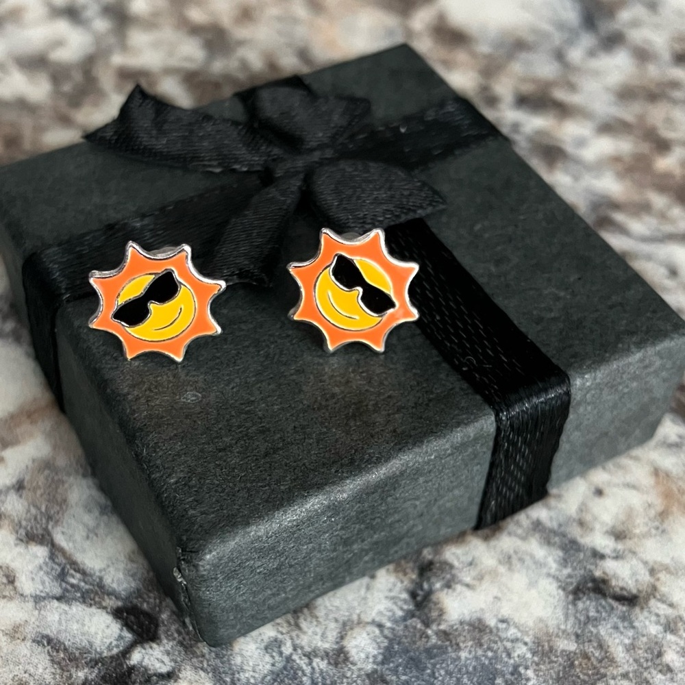 Cool 😎 Sun ☀️ Earrings NEW
